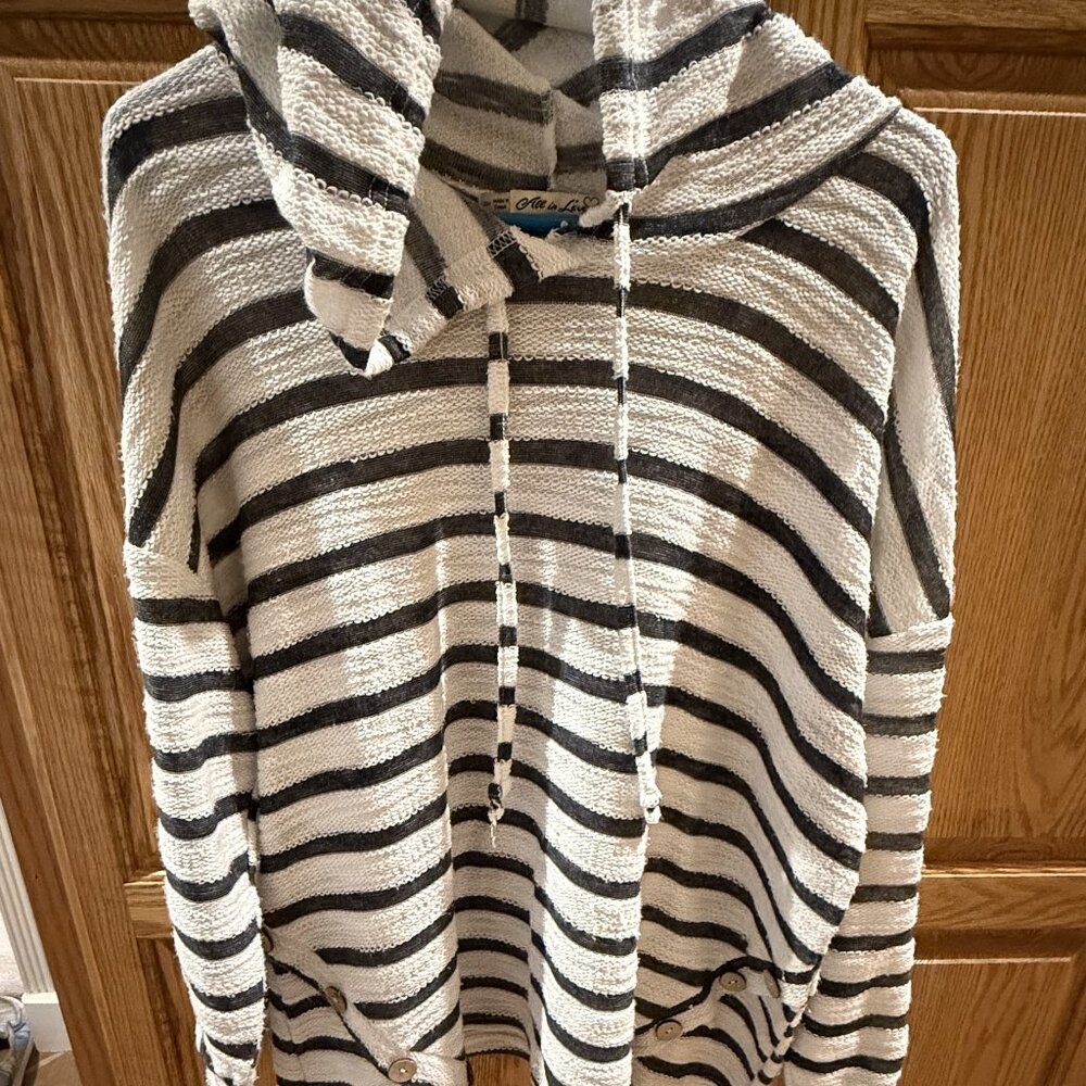ACE IN LOVE HOODED STRIPED SHIRT